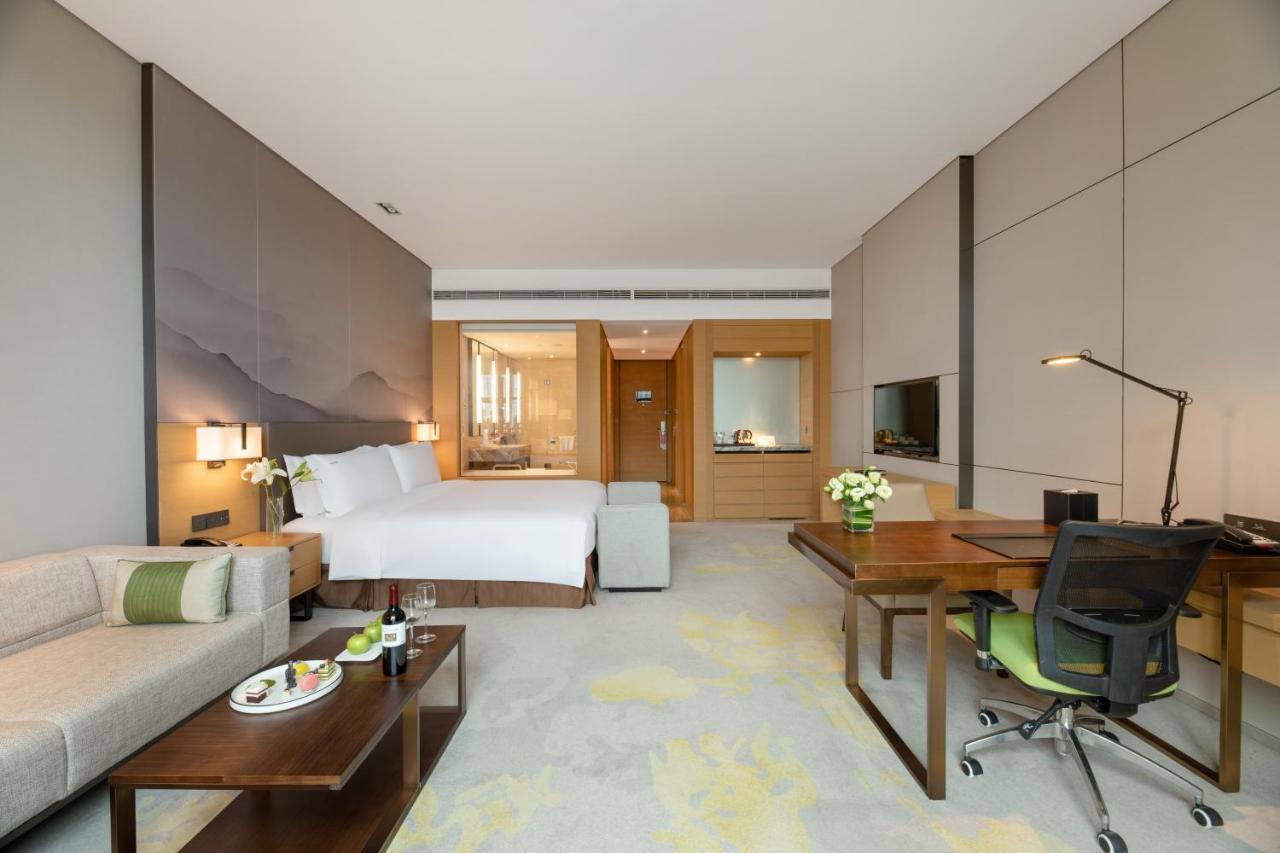 Holiday Inn Baoji Central By Ihg Exterior photo