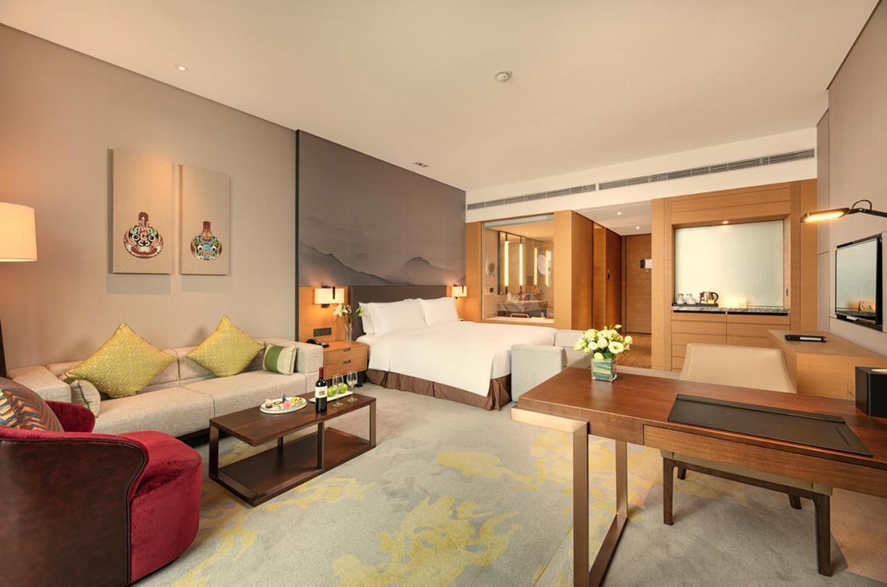 Holiday Inn Baoji Central By Ihg Exterior photo