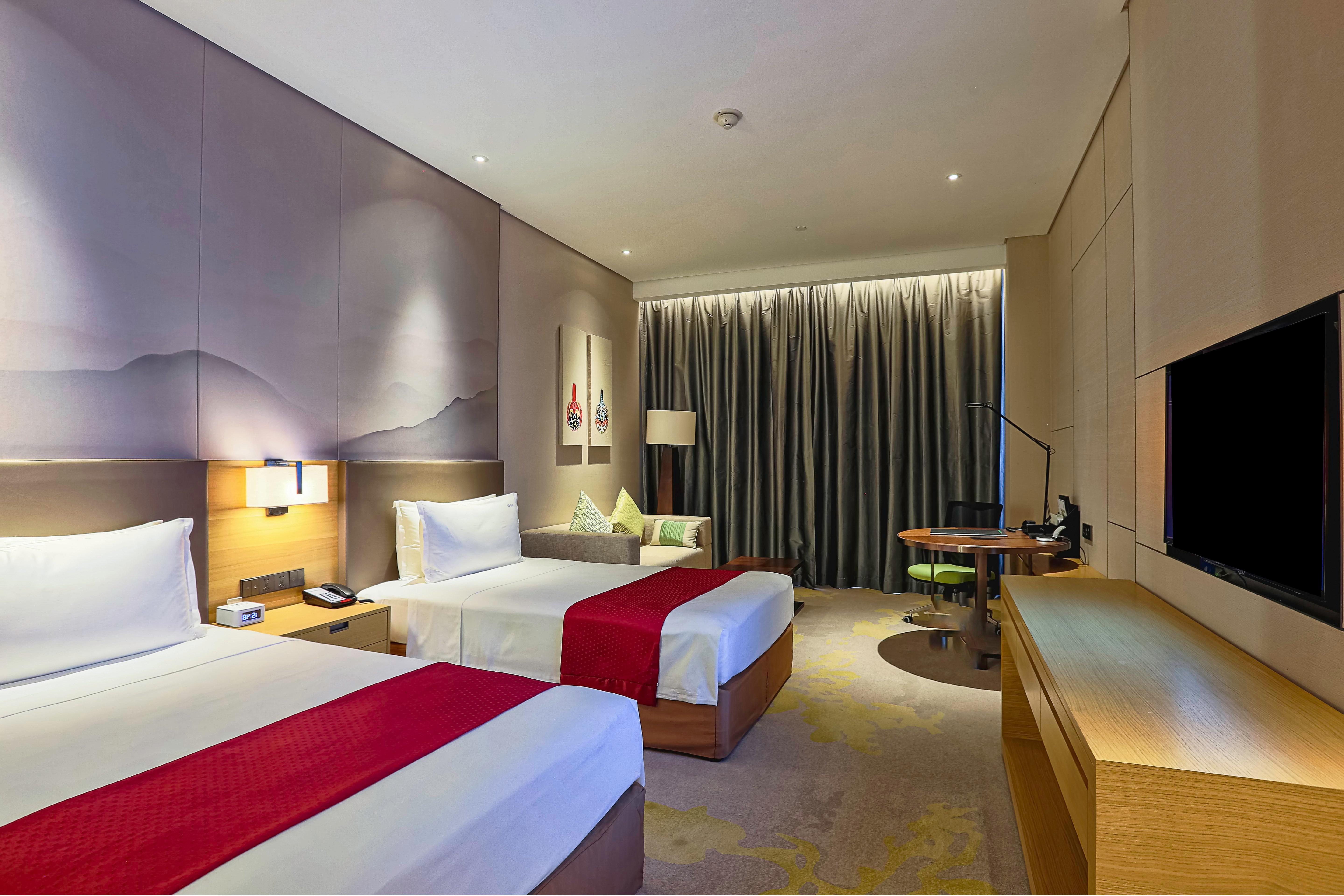 Holiday Inn Baoji Central By Ihg Exterior photo
