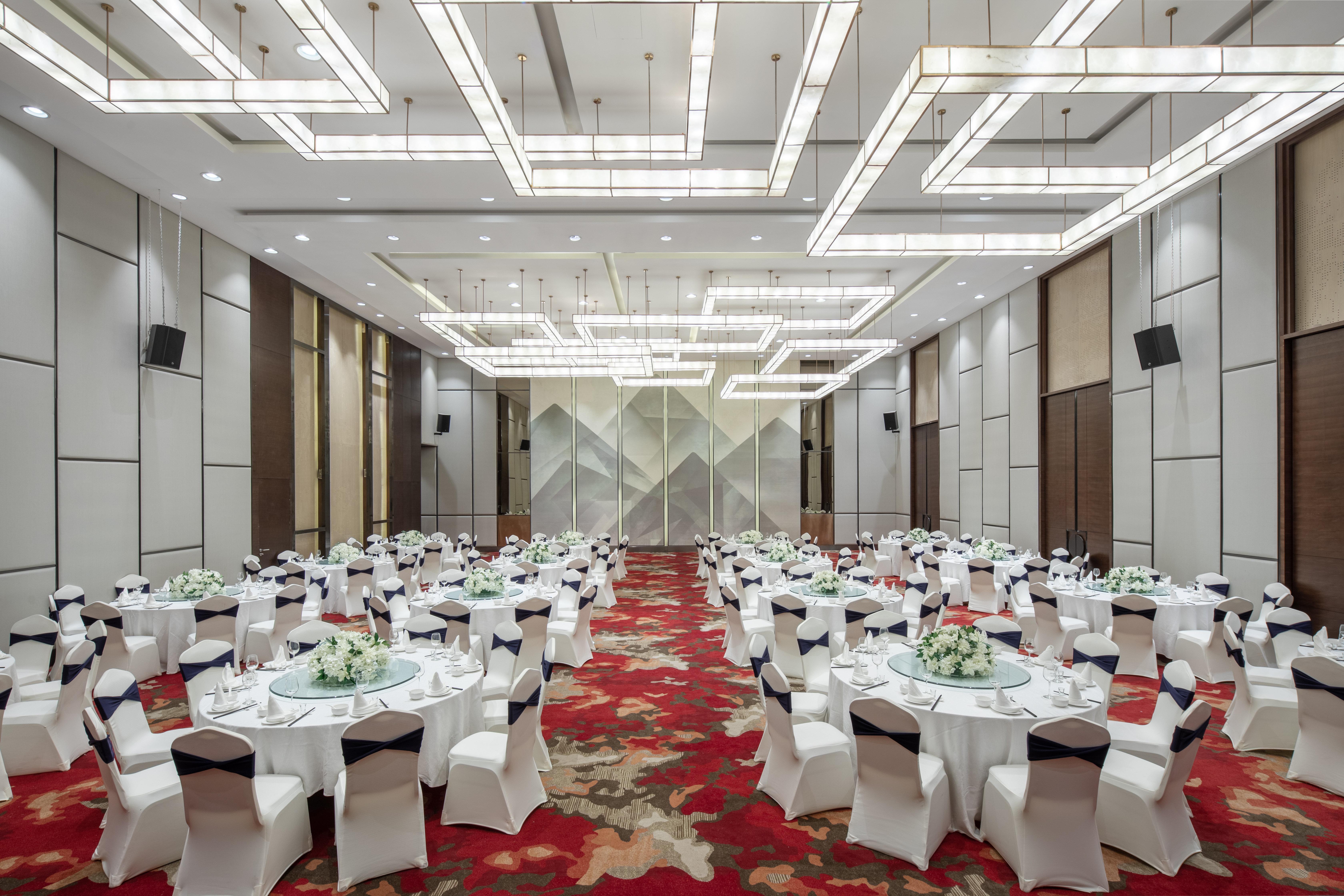Holiday Inn Baoji Central By Ihg Exterior photo