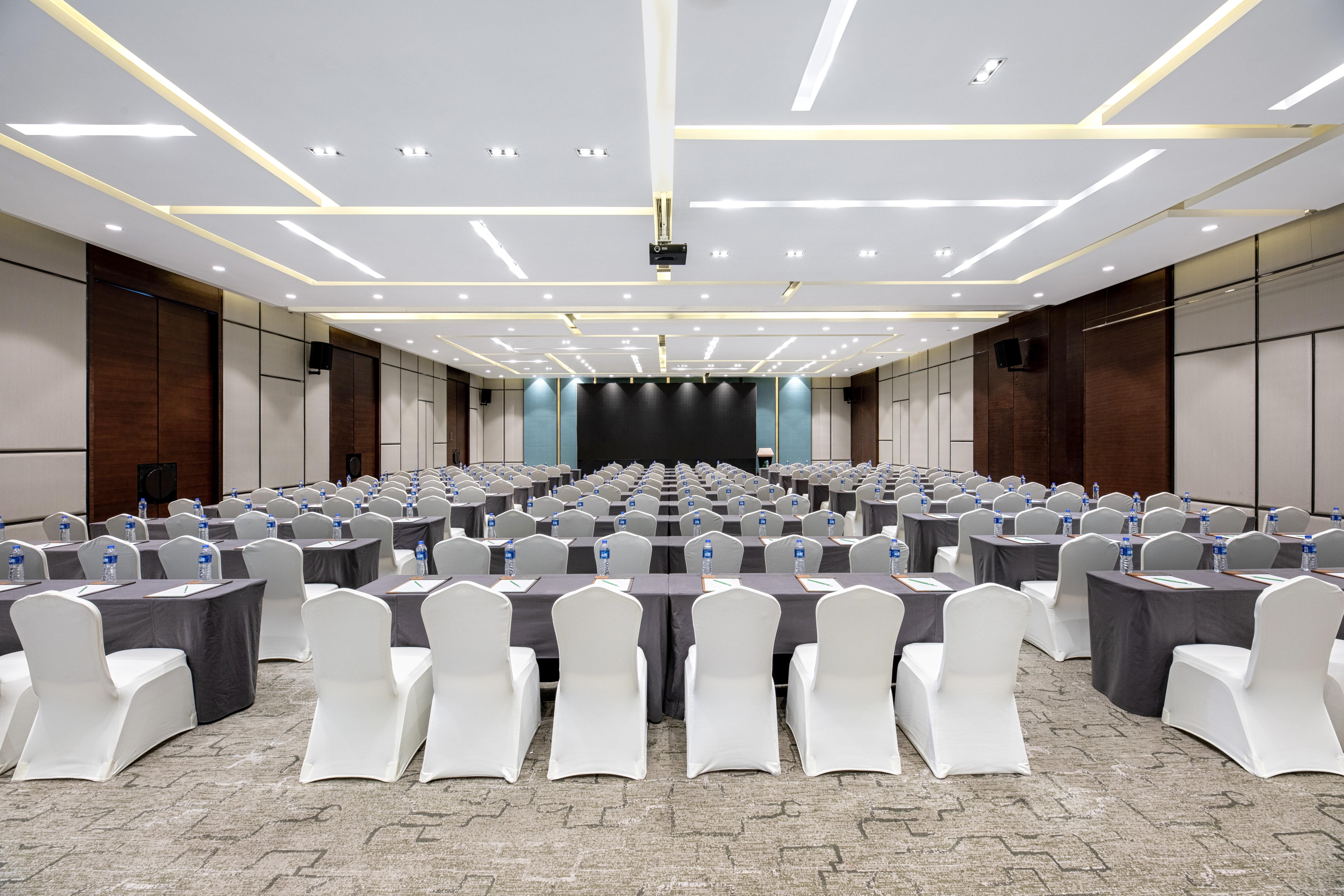 Holiday Inn Baoji Central By Ihg Exterior photo